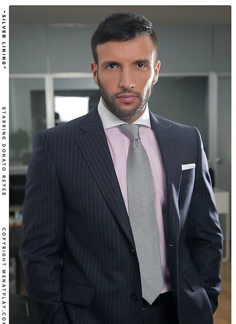 Der spanische Bär Donato Reyes wichst