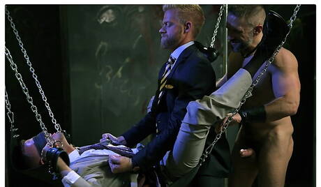 Les garçons sexy Chris Daniels, Dirk Caber et Logan Rogue dans un trio torride