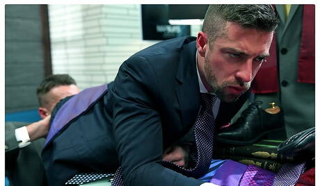 De gespierde Adam Dacre en superstud Scott Hunter hebben een hete sekservaring