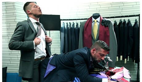 De gespierde Adam Dacre en superstud Scott Hunter hebben een hete sekservaring