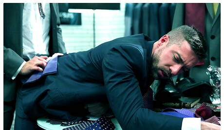 De gespierde Adam Dacre en superstud Scott Hunter hebben een hete sekservaring