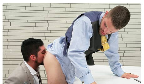 American hairy stud Adam Wirthmore and cypriot hunk Leo Domenico have a good sex