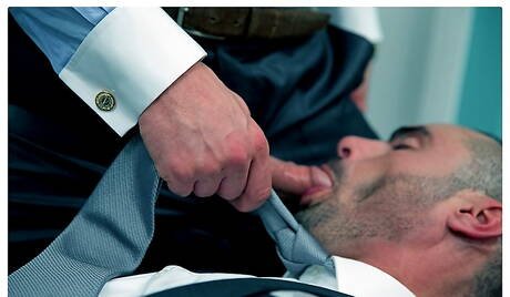 德國健壯的漢斯·柏林和英國健壯的伊薩克·瓊斯享受了一場美妙的性愛