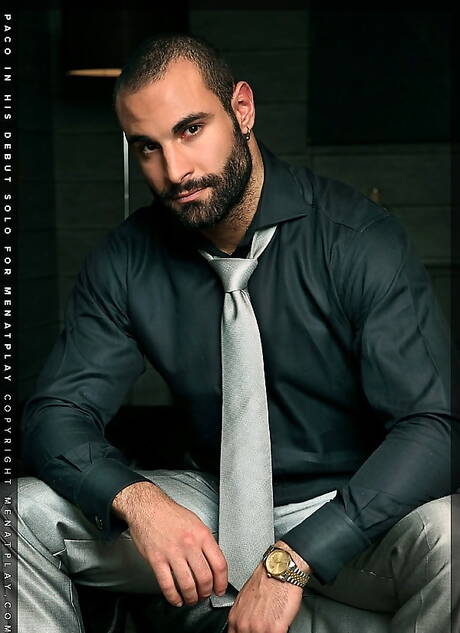 Muscular Paco jerk off