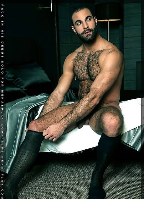 Muscular Paco jerk off