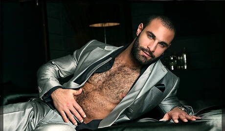 Muscular Paco jerk off