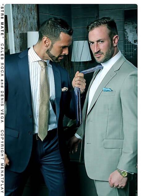 Caleb Roca und der lateinamerikanische Gay-Bär Denis Vega ficken nach dem Saugen in den Arsch