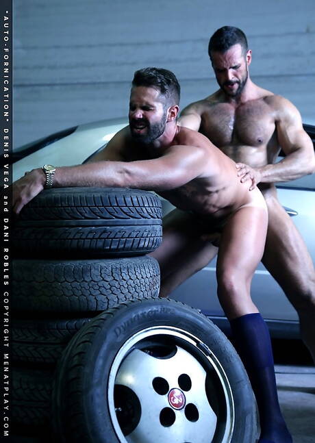 Spanish mature bear Dani Robles and spanish mature bear Denis Vega fuck ass after sucking cock