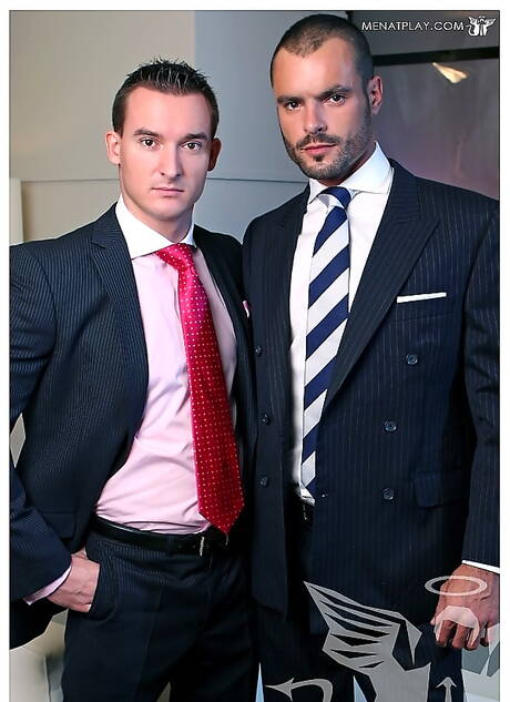 Sexy dude Issac Jones and gorgeous guy Michael Troy make a love