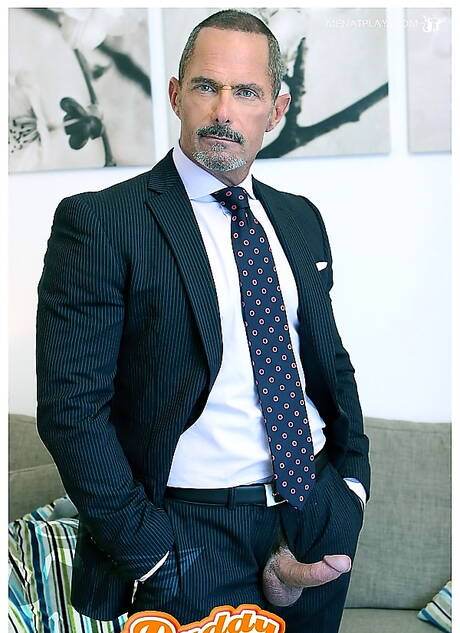 Der harte Kerl Daniel Bourne und der harte Kerl Tim Kelly lieben sich