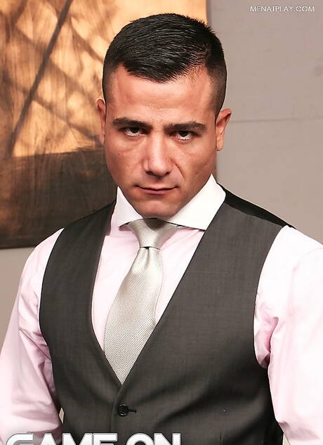 Superhengst David Dirdam und der gut gebaute Brite Marco Sessions beim heißen Analsex