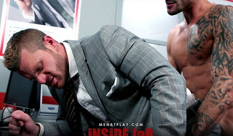 英國肌肉男Issac Jones和美國帥哥Landon Conrad的激情同性戀行為