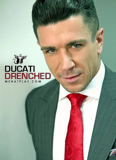 アメリカのストロングマン、トレントン・ドゥカティが楽しんでいる