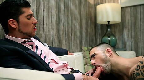 Der zyprische harte Kerl Leo Domenico und der französische Superhengst Will Helm lieben sich