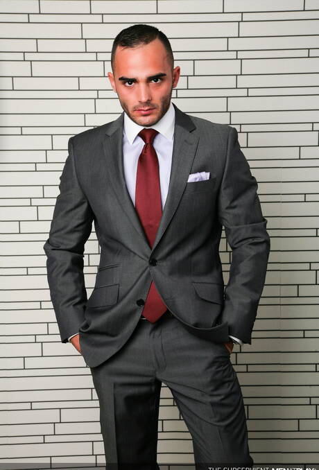 Der attraktive Adam Wirthmore und der Superhengst Adrian Toledo ficken sich nach dem Saugen in den Arsch