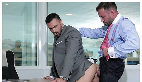 性感男孩 Caleb Roca 和性感夥伴 Flex 鑽屁股