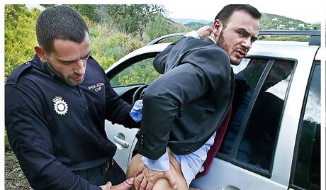 Edu Boxer and spanish hunky guy Gabriel Vanderloo love each other outdoor