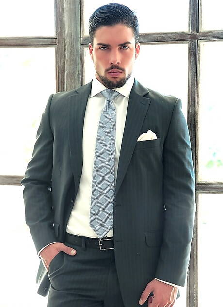 Seksowny kumpel Flex i zmysłowy facet Ronnie Bonanova mają gorącą scenę w basenie