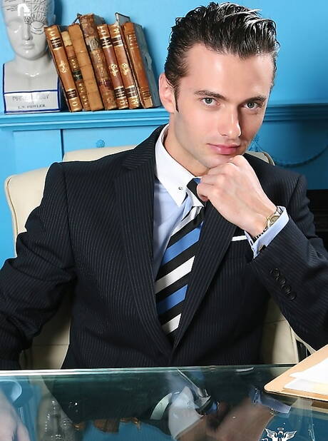 Hunk Justin Harris jerk off his cock