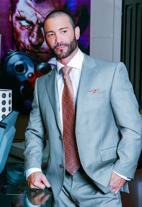 Beefy Ben Brown and stud Junior Stelliano sucking and screwing each other