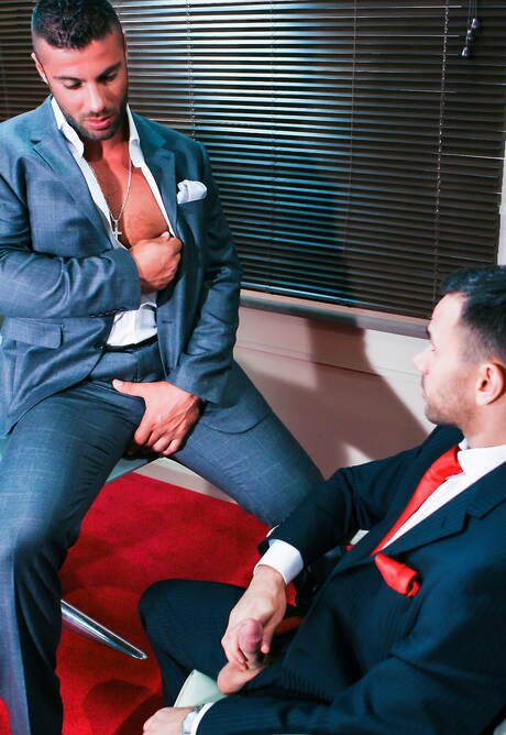 Der italienische Bulle Alex Marte und der amerikanische Otter Conner Habib haben heißen Sex