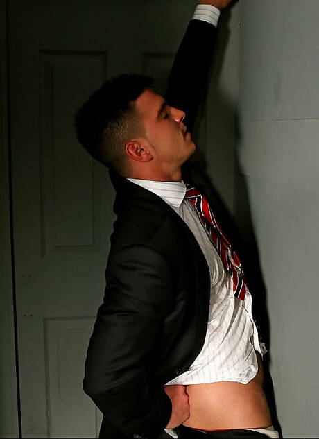 Nasty boys Alec Hills, Justin King and Paddy Obrian in hot threesome ass bang