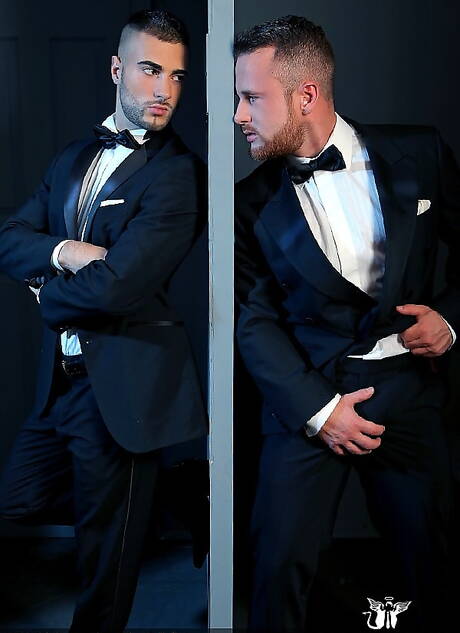 Seksowny ogier Ben Brown i piękny chłopak Will Helm ruchają się w dupę po ssaniu