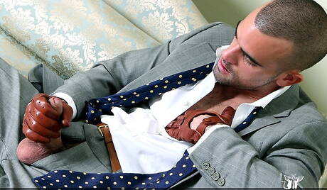 American husky guy Damien Crosse having a pleasure