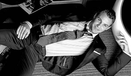 Hunky guy Bailey Morgan shows a perfect body