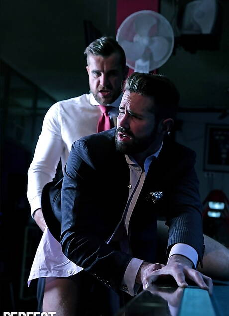 Der spanische Gay-Bär Dani Robles und Isaac Eliad haben guten Analsex