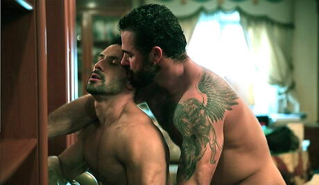 Flex and german strongman Jessy Ares have a good sex