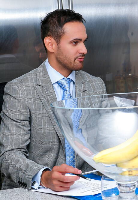 大力士 Marco Wilson 和大力士 Max Schutler 在廚房裡享受美妙的性愛