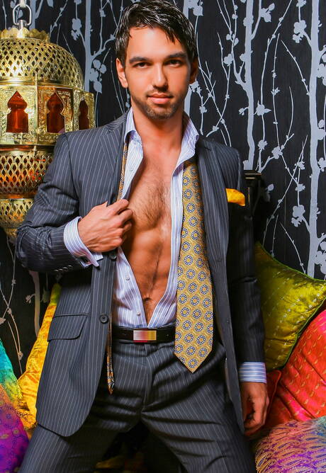 Latino-ster Lucky Daniels toont een perfect lichaam