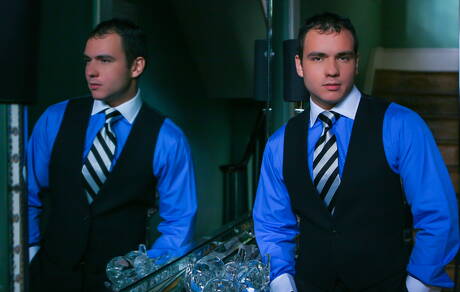 Der hinreißende Typ Eddie Diaz und der hinreißende Steve Hunt ficken nach dem interracialen Saugen in den Arsch