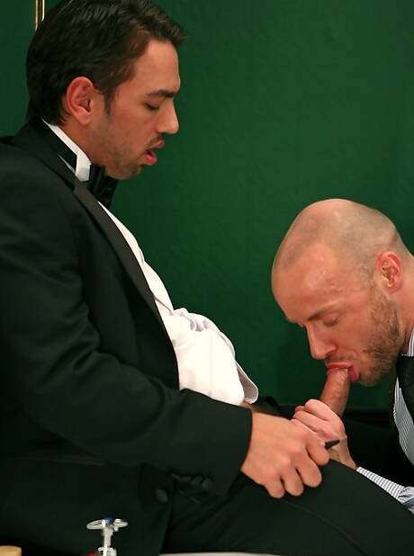 Latynoski, muskularny Lucky Daniels i umięśniony Nathan Price ruchają się w dupę po ssaniu