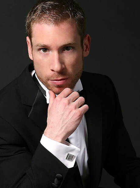 アメリカの力持ちビリー・ベルリンがおもちゃで挑発する