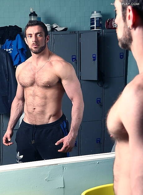 Spanish gay bear Scott Carter stripping off