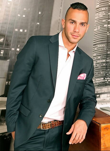 Die muskulösen Engländer Issac Jones und Pablo Nunez ficken nach dem Blowjob