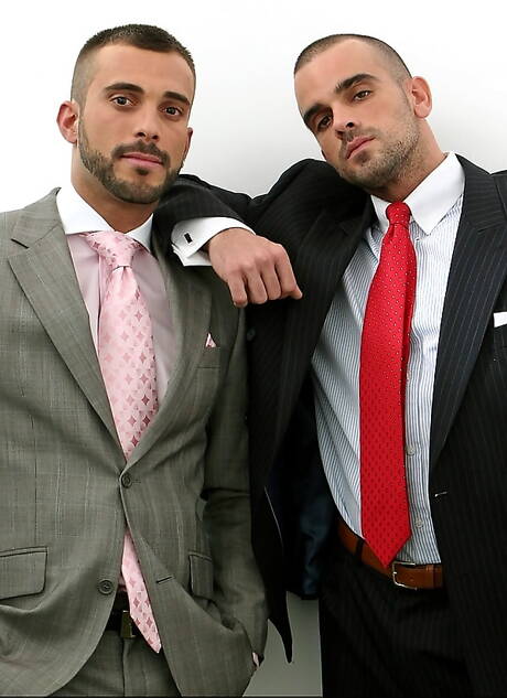 Alec Hills und der amerikanische harte Kerl Damien Crosse haben heißen Paarsex in der Badewanne