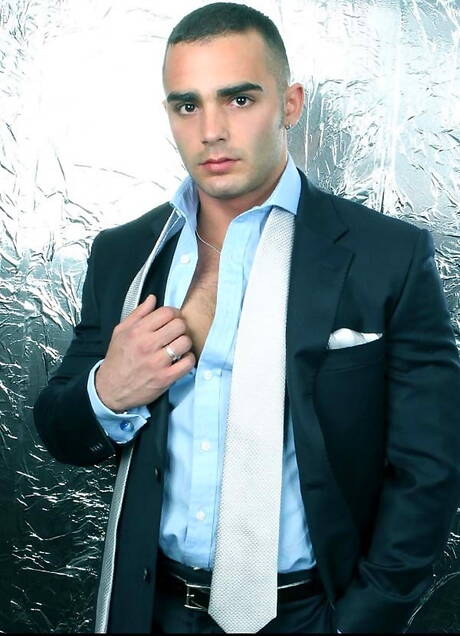 強壯的公牛 Adrian Toledo 全裸出鏡，秀出緊實的臀部