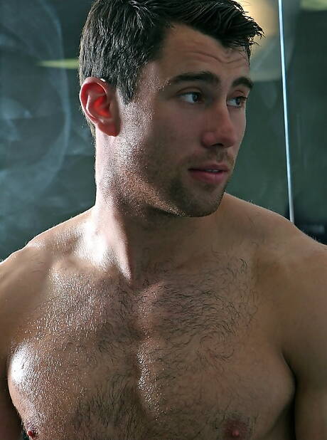 ブル・アレックス・パリーがお風呂でチンコをシコる