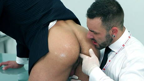 Heiße Amerikaner, der wunderschöne Bruno Knight und der heiße Junge Kyle King in einer heißen Homosexuellenszene