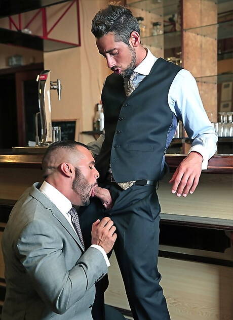 Der reife Latino-Bär Denis Vega und der spanische Otter Massimo Piano haben eine heiße Paarszene