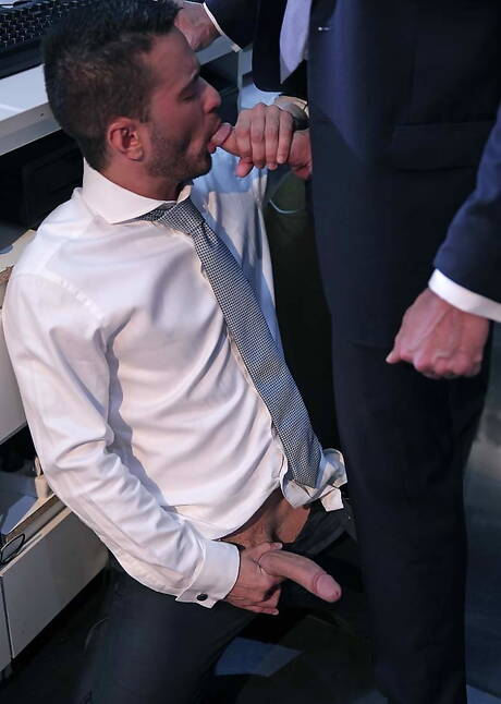 Sexy guy Dallas Steele and sensual guy Robbie Rojo in hot homosexual scene