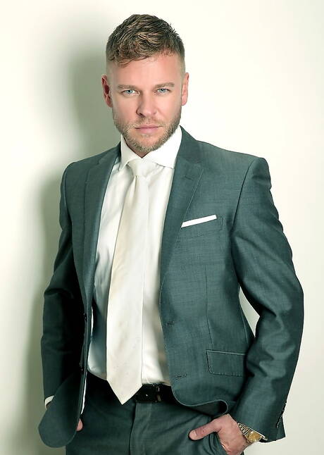 Latino bodybuilder Emir Boscatto and  Matthew Anders fuck after blowjob