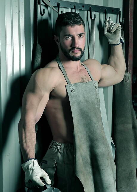 Knappe jongen Marco Rubi en knappe vent Xavi Duran in hete homoseksuele actie