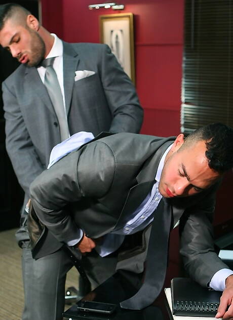 Men At Play: Italian bull Alex Marte and  Pablo Nunez fuck ass after sucking