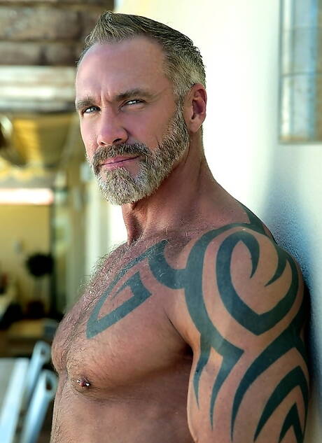 Men At Play: American strongman Dallas Steele and dutch beefcake Logan Moore fuck ass after sucking outdoor