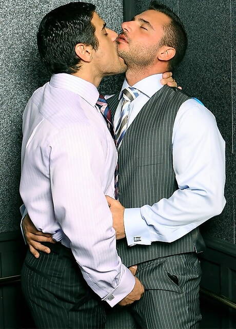 Argentinian muscular Daniel Marvin and latin beefy Pedro Andreas fuck ass after sucking dick