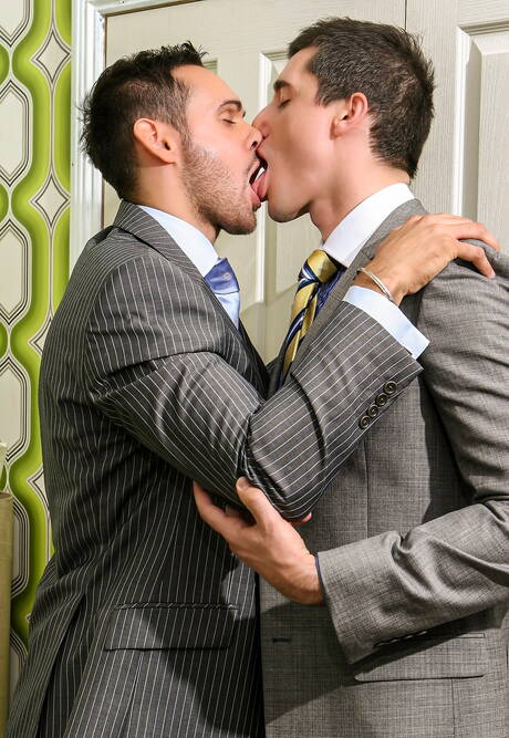 Strongman Jay Roberts and tough guy Marco Wilson in hot homosexual scene